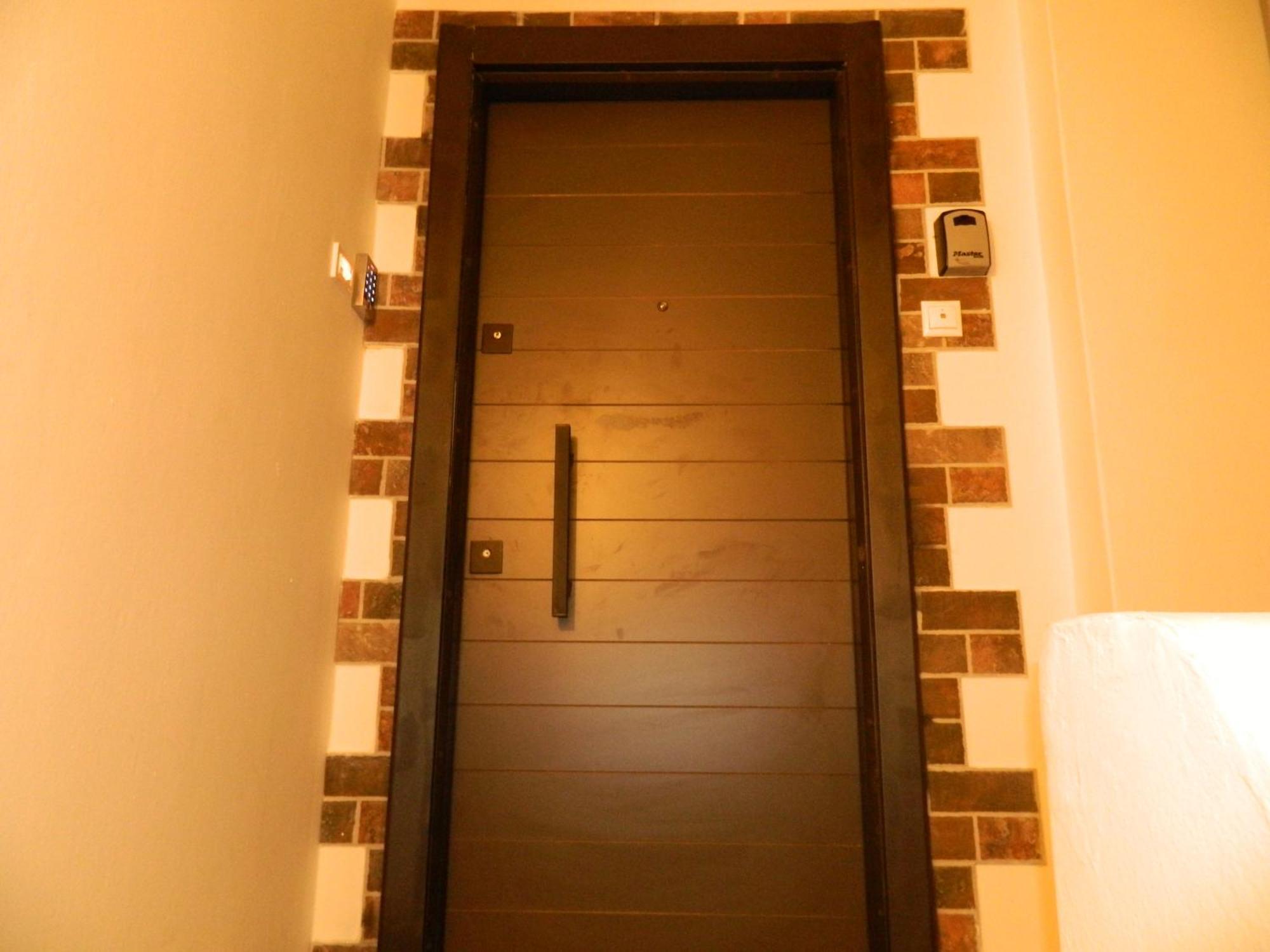 Η Ωραία Των Αθηνών Apartment Athens Luaran gambar