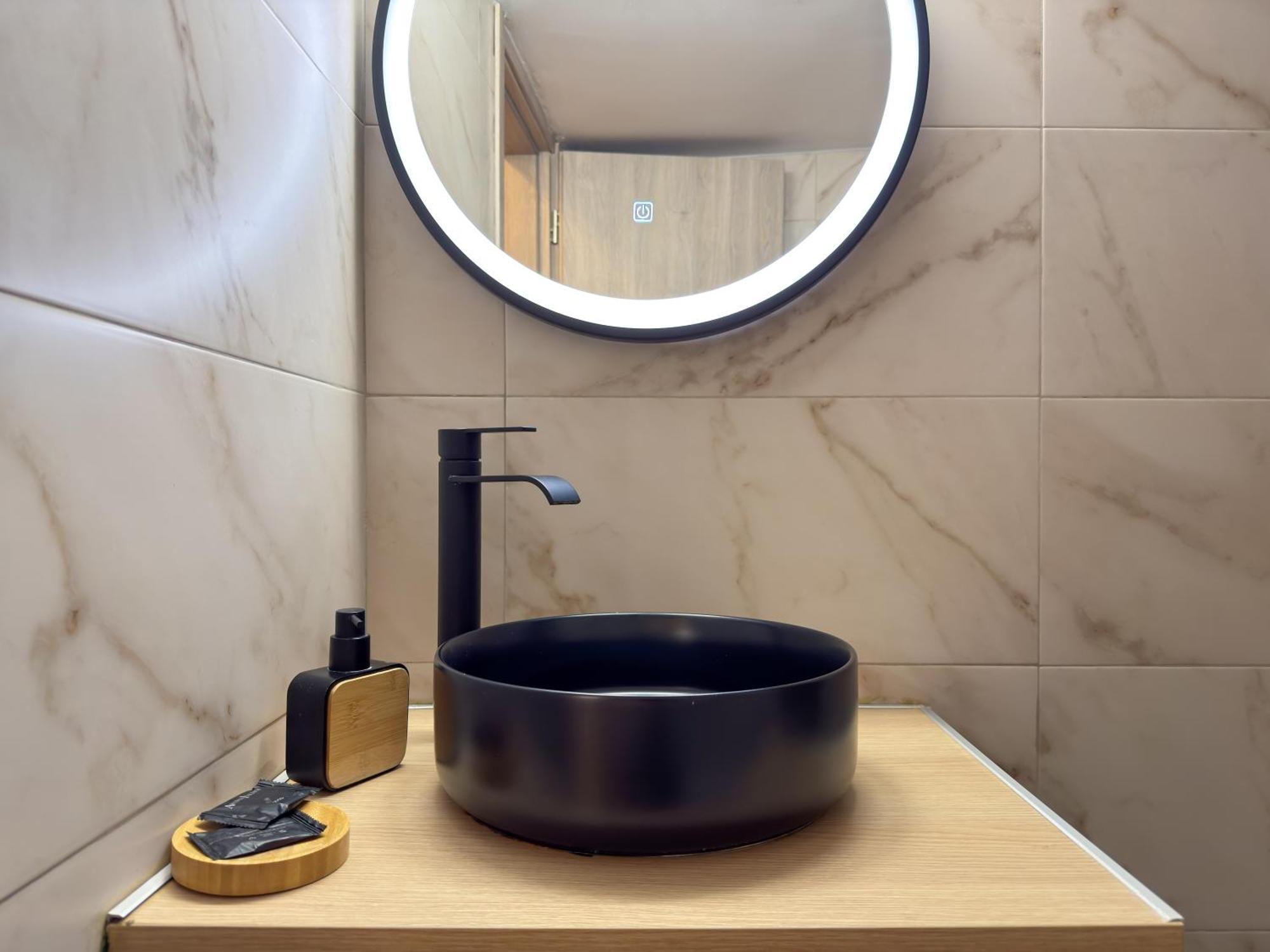 Η Ωραία Των Αθηνών Apartment Athens Luaran gambar