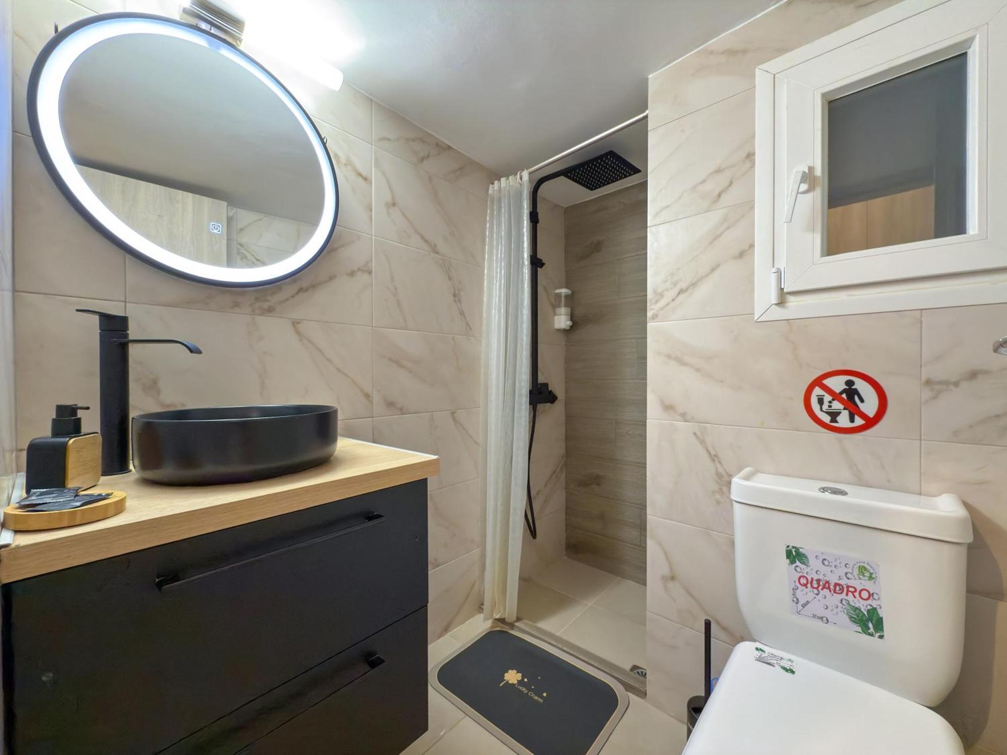 Η Ωραία Των Αθηνών Apartment Athens Luaran gambar